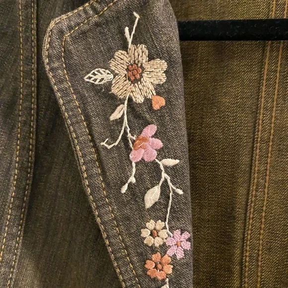 Apostrophe Black  Floral Embroidered Blazer. - Picture 4 of 6